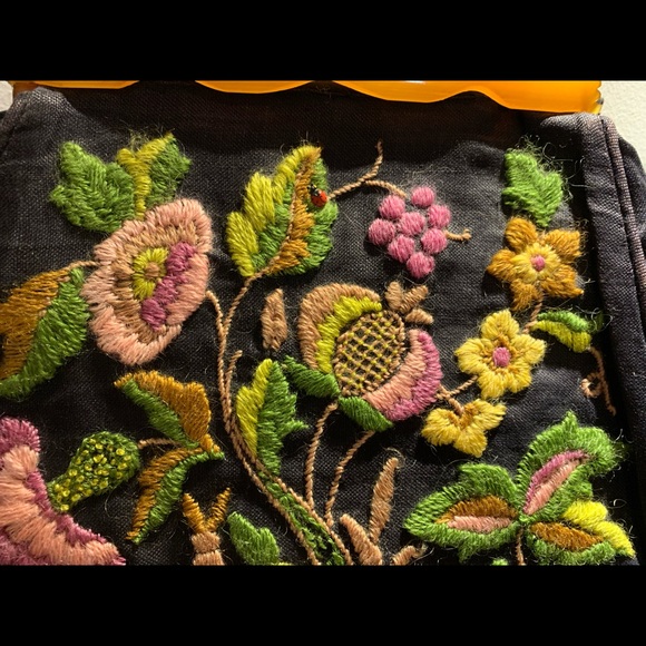 Adorable!!! Denim and crewel vintage purse 💕 - Picture 10 of 14